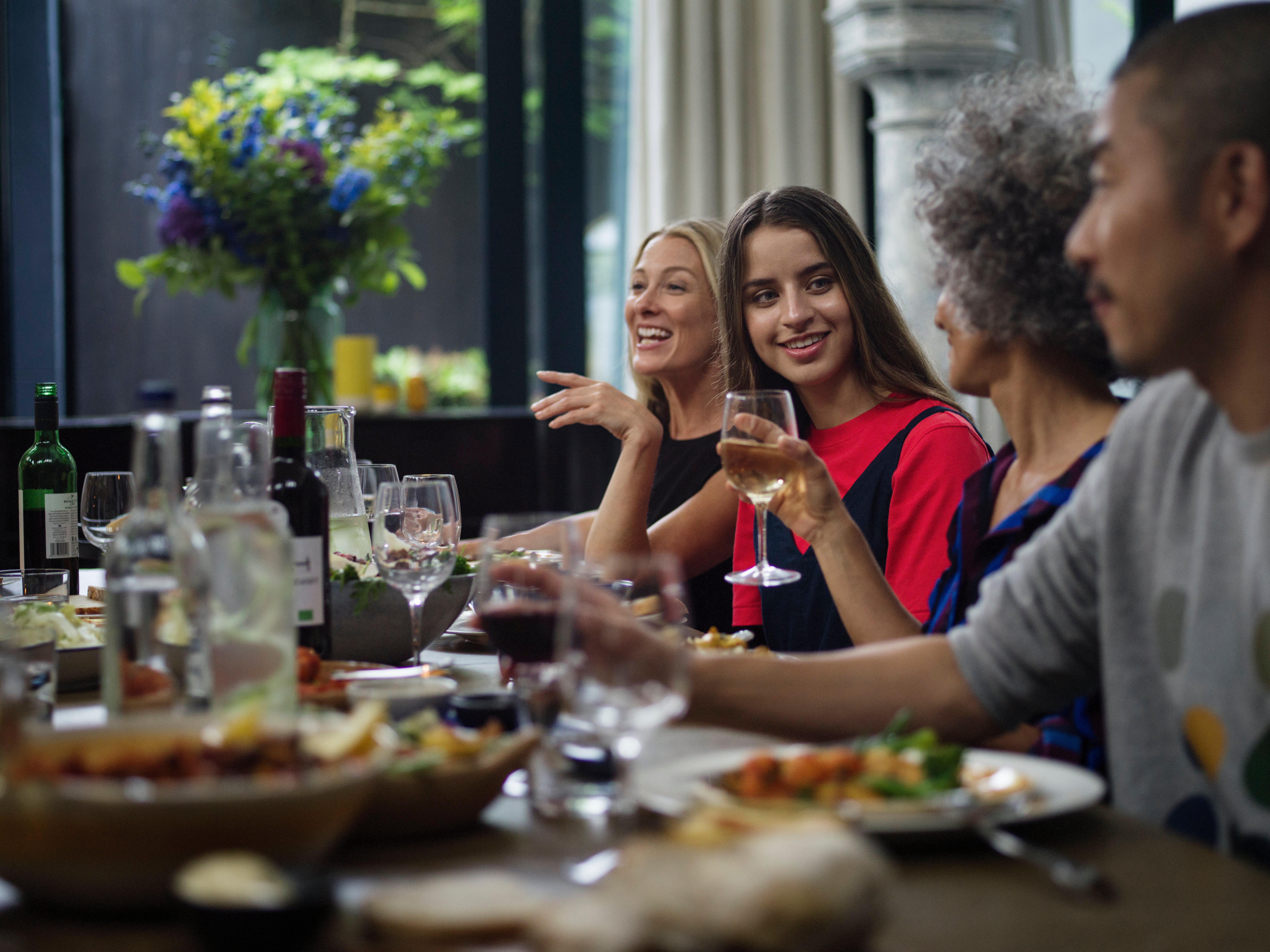 Voco Orchard Singapore By Ihg Екстер'єр фото A dinner party