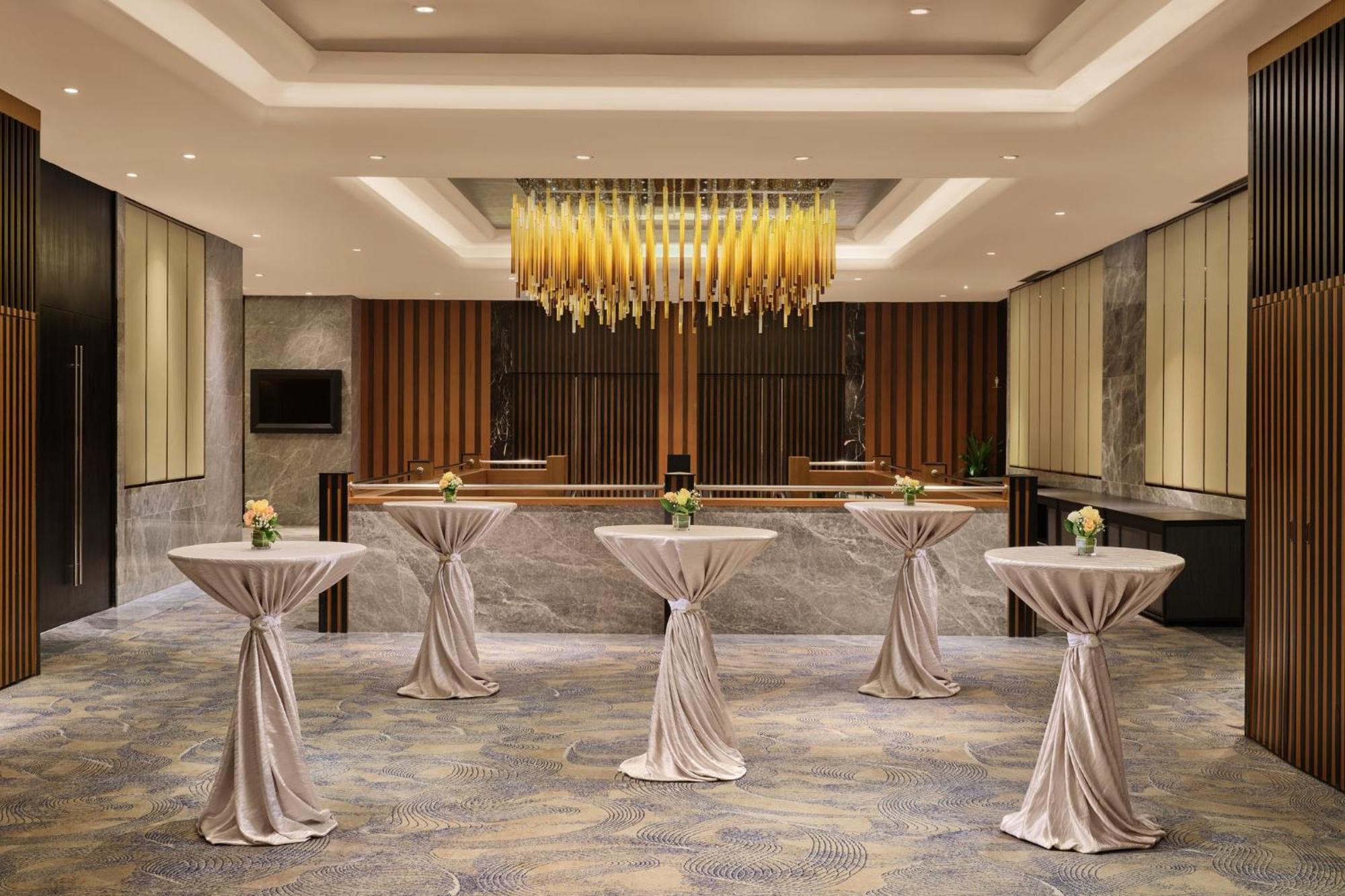 Voco Orchard Singapore By Ihg Екстер'єр фото The Westin Hyderabad HICC
